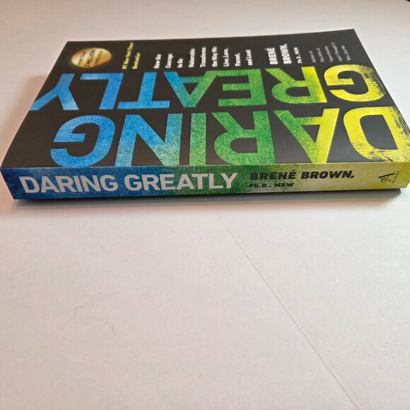 Daring Greatly by Brené Brown, Paperback, Personal Growth & Self-Help Book - Picture 4 of 5